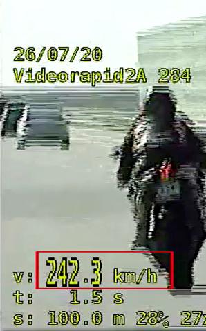 [VIDEO] Ponad 242 km/h motocyklem bez badań technicznych