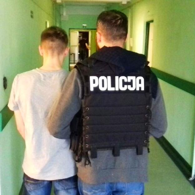 19-latek chciał oszukać seniorkę. Wpadł podczas przekazania 15 tysięcy złotych